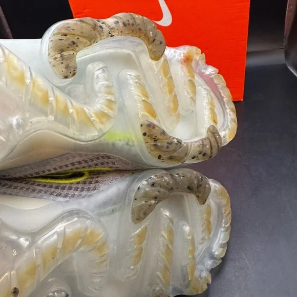 Nike Air VaporMax Gray White Volt Youth Shoes Sneakers Size 6.5 With Box - Picture 12 of 16